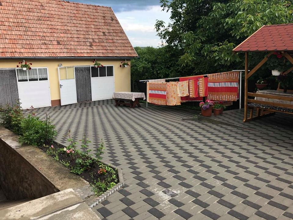 Balázs Vendégház Lupeni  Extérieur photo