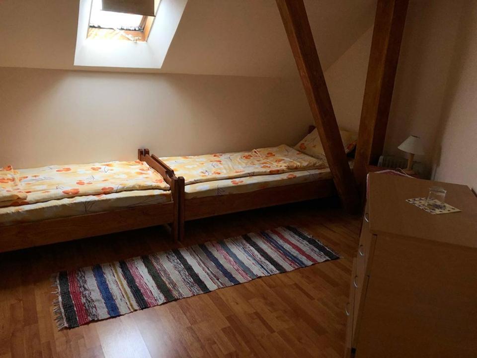 Balázs Vendégház Lupeni  Extérieur photo